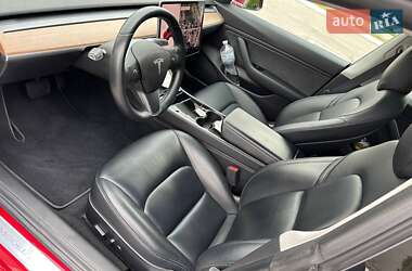 Седан Tesla Model 3 2019 в 
