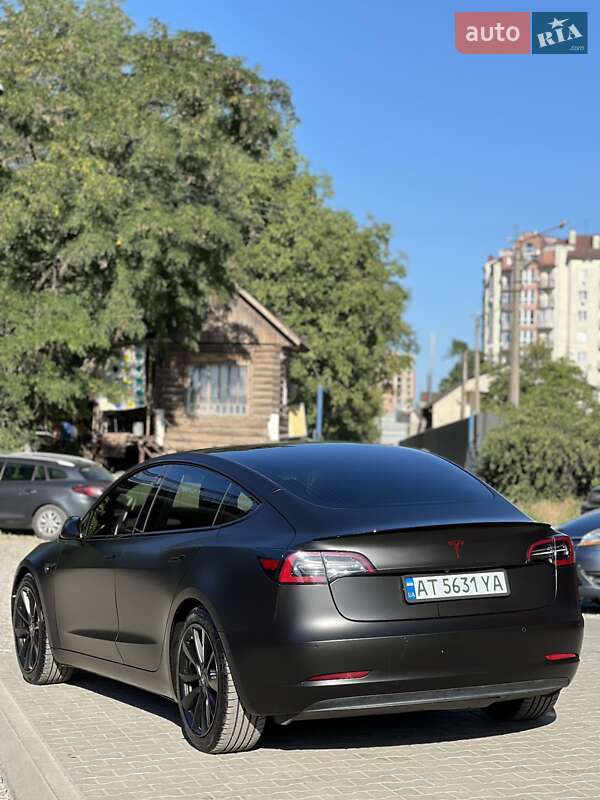 Седан Tesla Model 3 2020 в Івано-Франківську