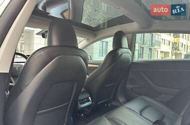 Седан Tesla Model 3 2023 в 