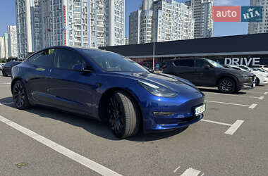 Седан Tesla Model 3 2021 в 
