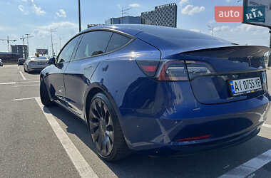 Седан Tesla Model 3 2021 в 