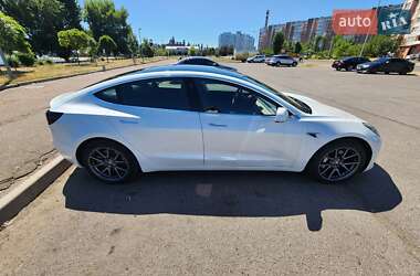 Седан Tesla Model 3 2020 в 