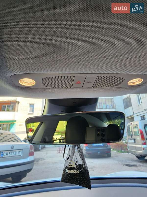 Седан Tesla Model 3 2020 в Черкассах