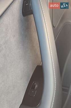 Седан Tesla Model 3 2020 в 