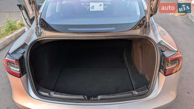 Седан Tesla Model 3 2018 в Одессе