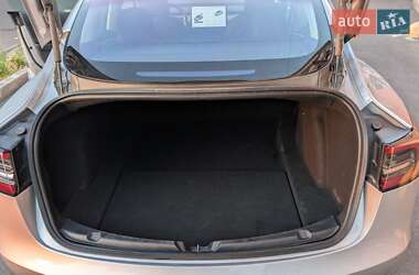 Седан Tesla Model 3 2018 в 