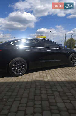 Седан Tesla Model 3 2020 в 