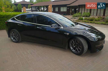 Седан Tesla Model 3 2020 в Киеве