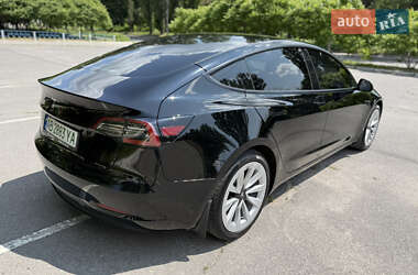 Седан Tesla Model 3 2022 в 