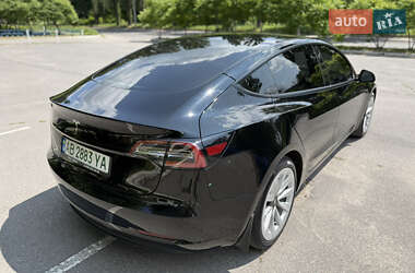 Седан Tesla Model 3 2022 в 