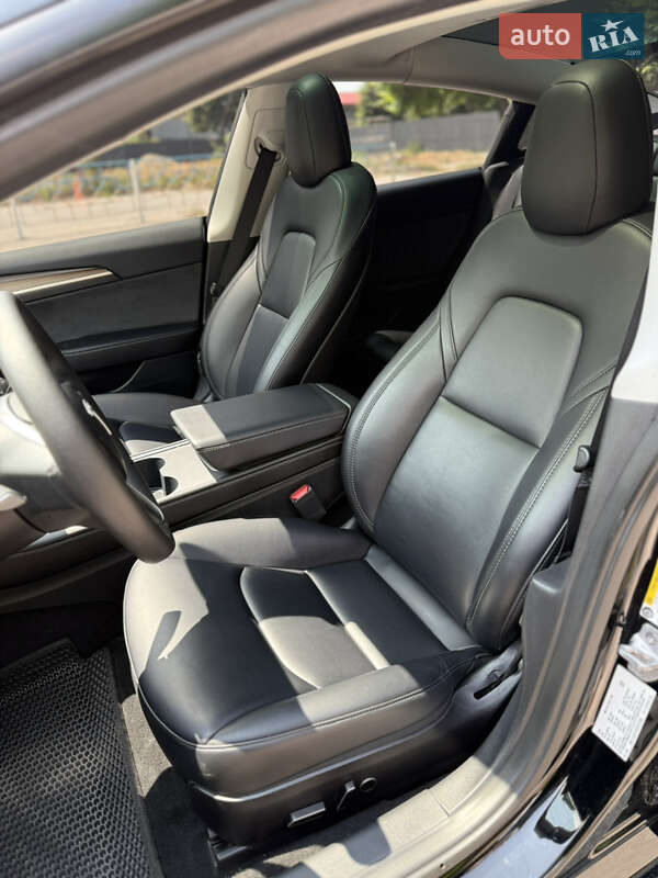 Седан Tesla Model 3 2022 в Вінниці