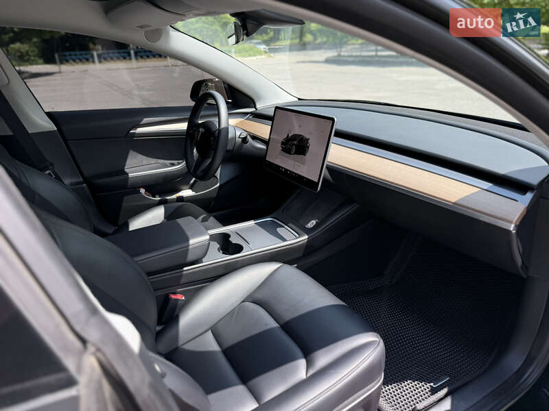 Седан Tesla Model 3 2022 в Вінниці