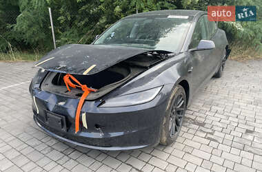 Седан Tesla Model 3 2024 в 