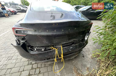 Седан Tesla Model 3 2024 в 