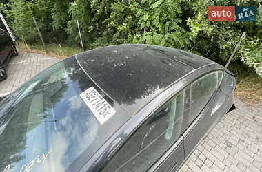 Седан Tesla Model 3 2024 в 