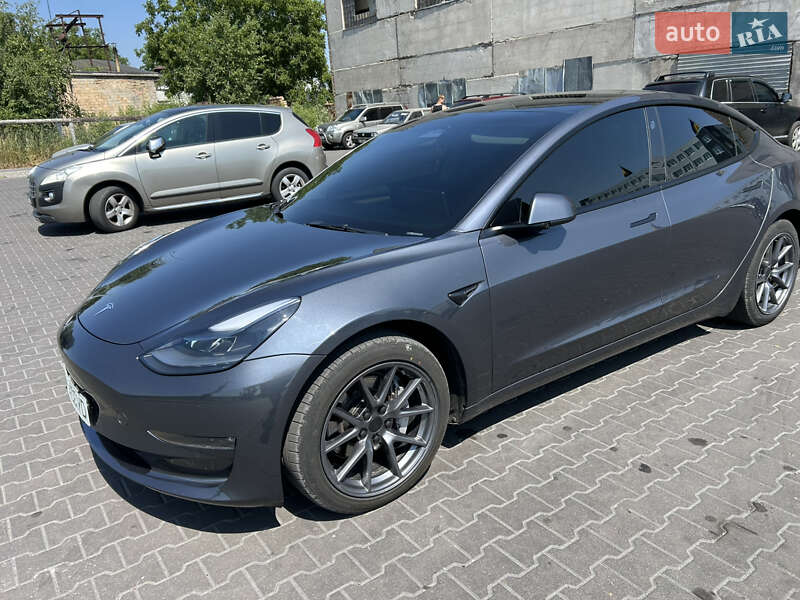 Седан Tesla Model 3 2022 в Василькові