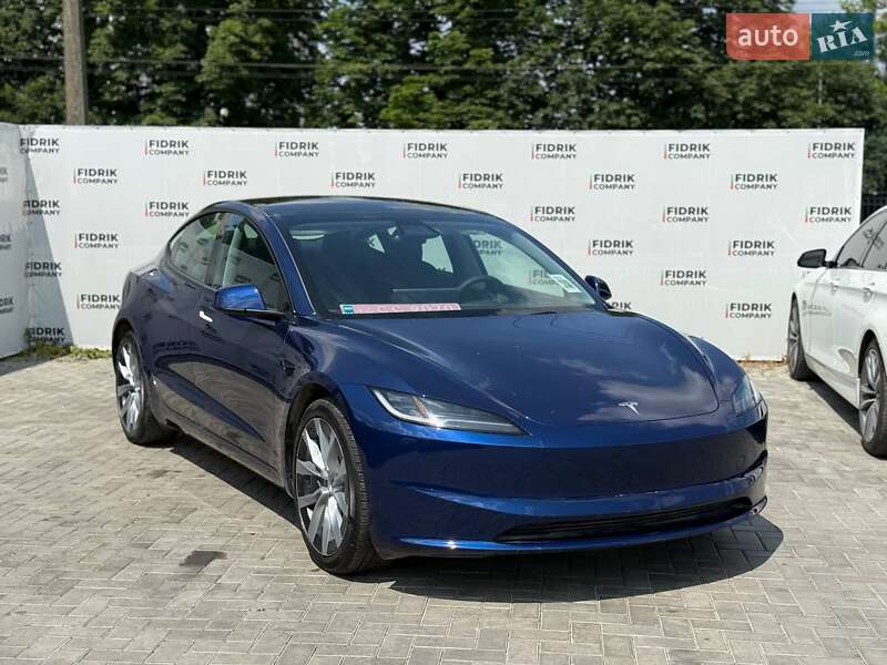 Седан Tesla Model 3 2024 в Луцке