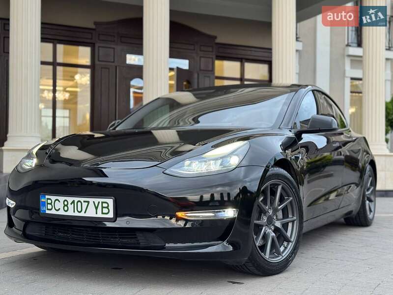 Седан Tesla Model 3 2021 в Стрые