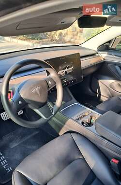 Седан Tesla Model 3 2022 в 
