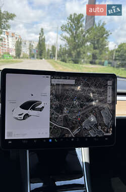Седан Tesla Model 3 2020 в 