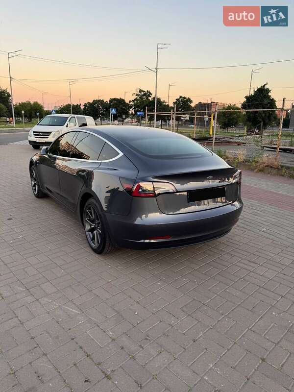 Седан Tesla Model 3 2019 в Києві