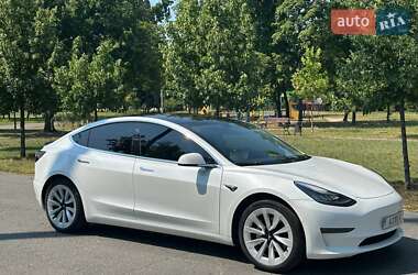 Седан Tesla Model 3 2019 в 