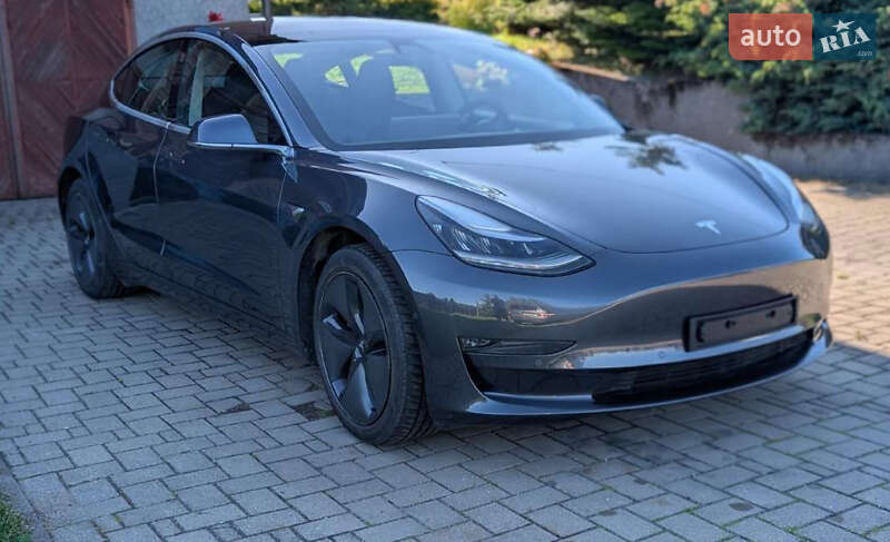 Седан Tesla Model 3 2020 в Тернополе