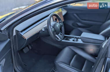 Седан Tesla Model 3 2020 в 
