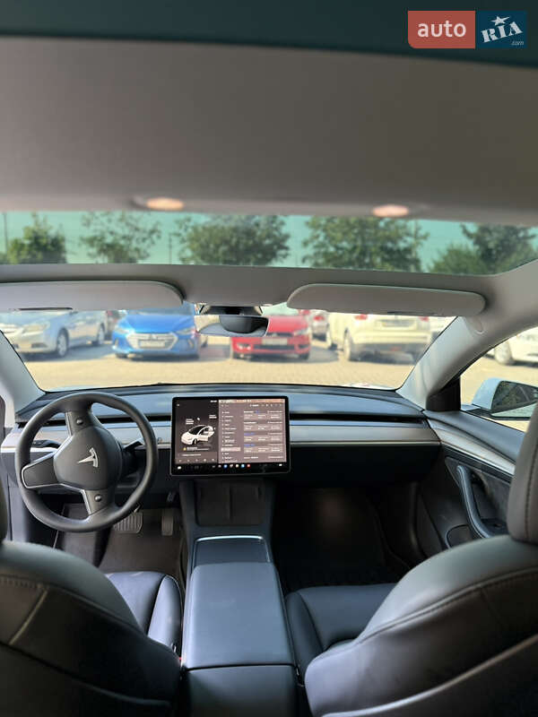 Седан Tesla Model 3 2022 в Одесі