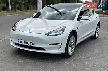 Седан Tesla Model 3 2021 в 