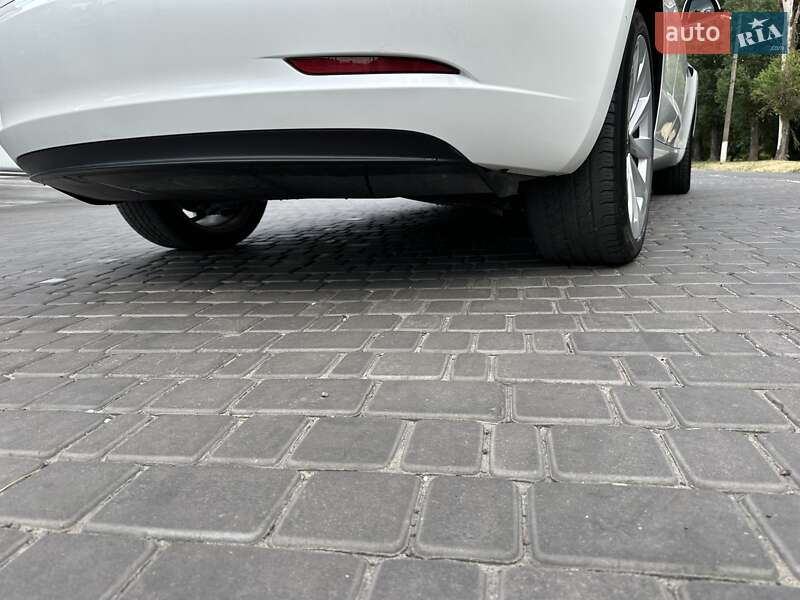 Седан Tesla Model 3 2021 в Каменском