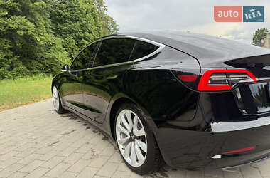 Седан Tesla Model 3 2019 в 