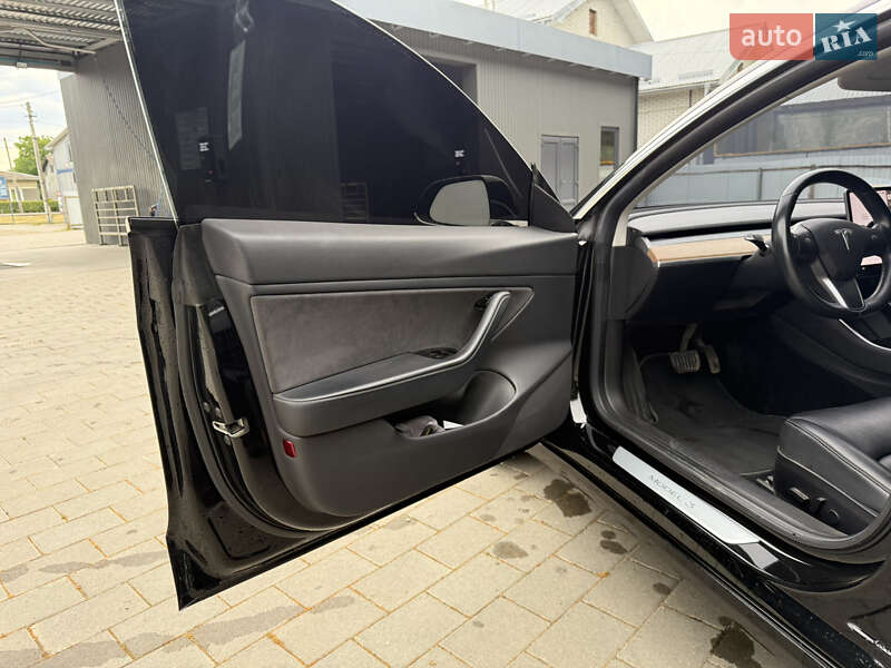 Седан Tesla Model 3 2019 в Долине