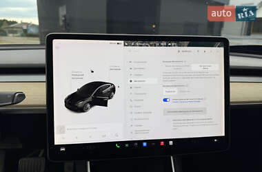 Седан Tesla Model 3 2019 в 