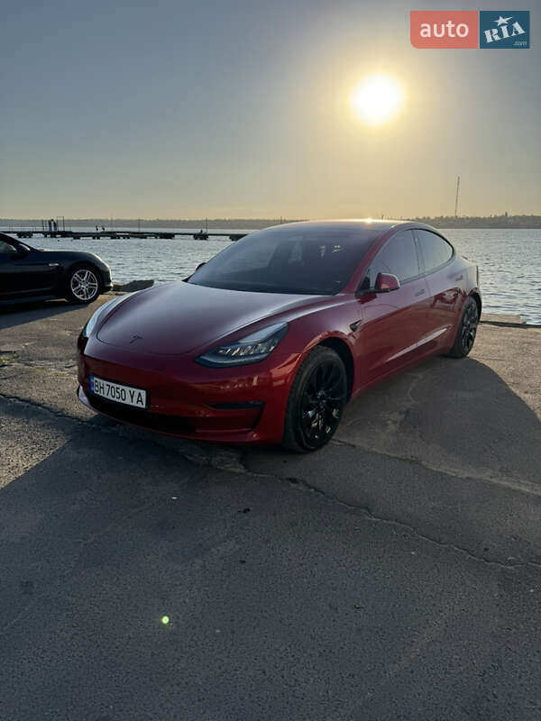 Седан Tesla Model 3 2018 в 