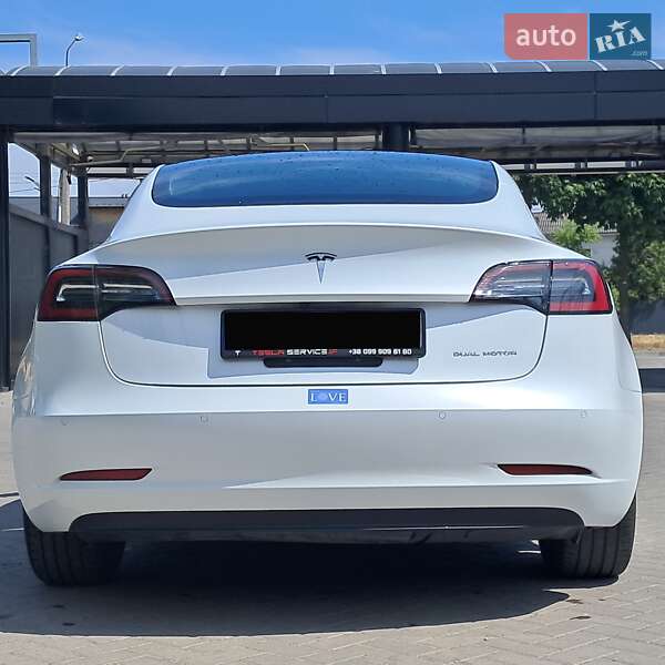 Седан Tesla Model 3 2020 в Ивано-Франковске
