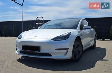 Седан Tesla Model 3 2020 в 