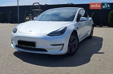 Седан Tesla Model 3 2020 в 