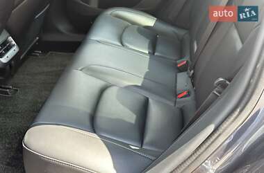 Седан Tesla Model 3 2020 в 