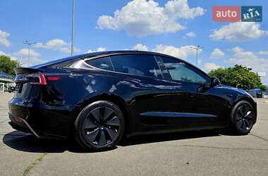 Седан Tesla Model 3 2024 в 