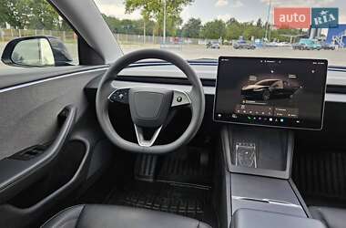 Седан Tesla Model 3 2024 в 
