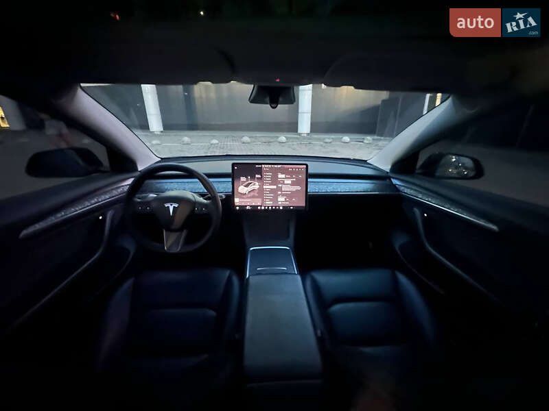 Седан Tesla Model 3 2022 в Киеве