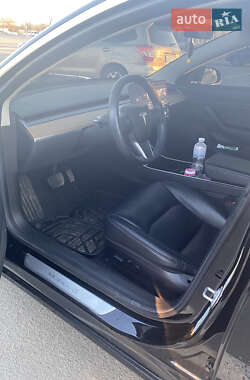 Седан Tesla Model 3 2019 в 