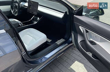 Седан Tesla Model 3 2020 в 