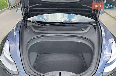 Седан Tesla Model 3 2020 в 