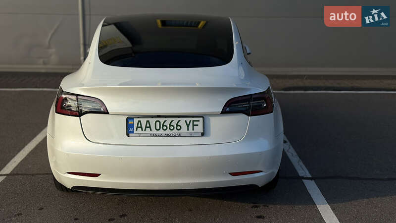 Седан Tesla Model 3 2021 в Василькове