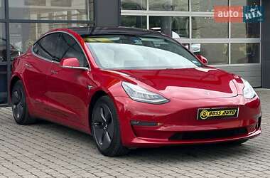 Седан Tesla Model 3 2018 в Івано-Франківську