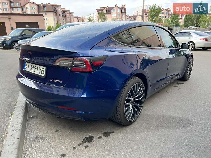 Седан Tesla Model 3 2020 в Киеве
