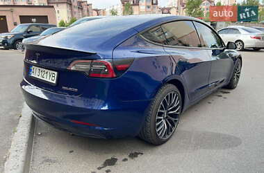 Седан Tesla Model 3 2020 в 