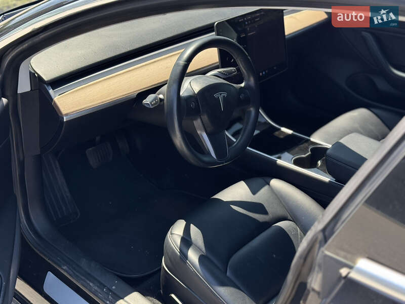 Седан Tesla Model 3 2018 в Киеве